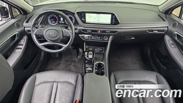 Hyundai Sonata — interior