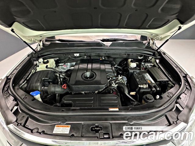 KG Mobility Rexton — interior