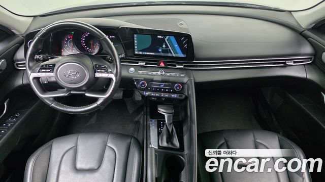 Hyundai Avante — interior