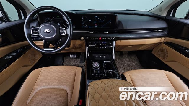 Kia Carnival — interior