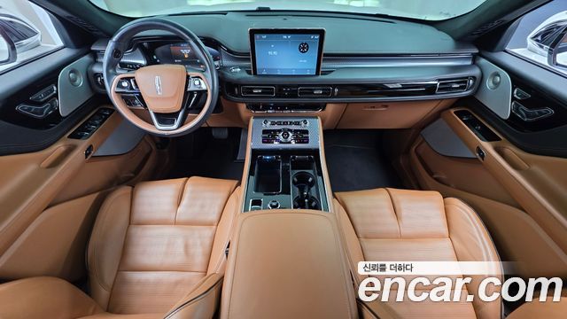 Lincoln Aviator — interior