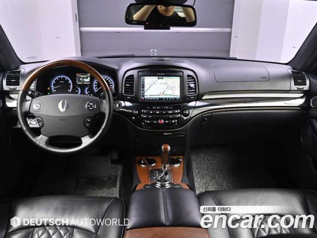 KG Mobility Chairman — interior