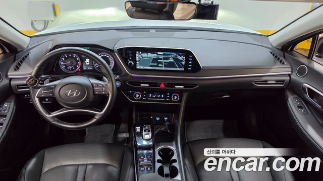 Hyundai Sonata — interior