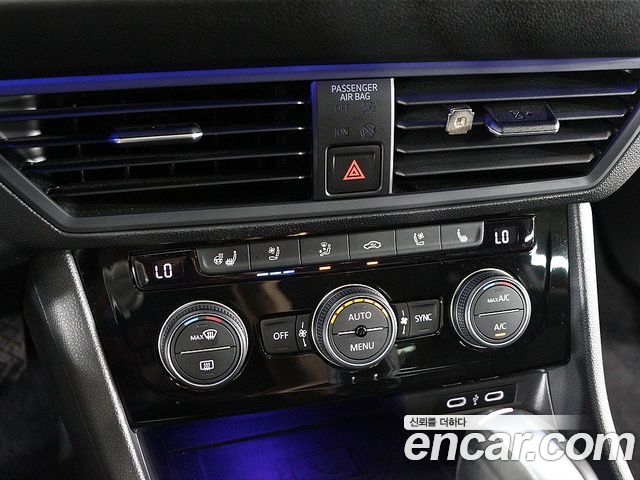 Volkswagen Jetta — interior