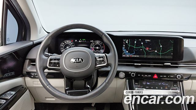 Kia Carnival — interior