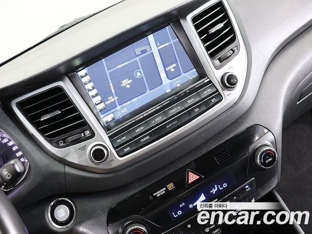 Hyundai Tucson — interior