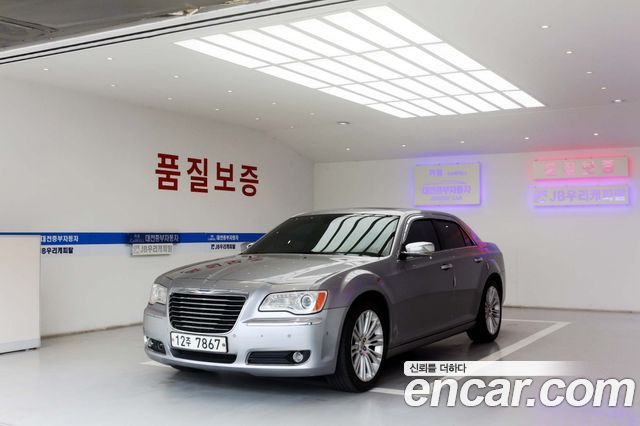 Chrysler 300C — interior