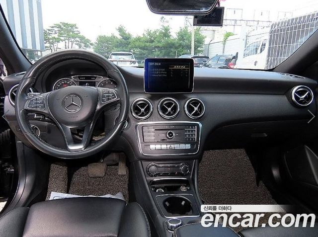 Mercedes-Benz A-Class — interior