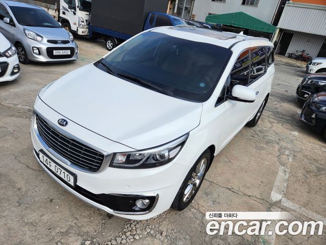 Kia Carnival — exterior