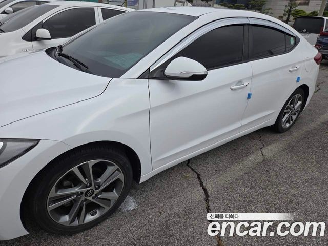 Hyundai Avante — exterior