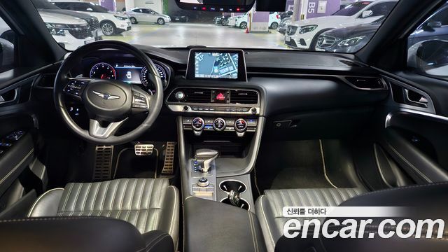 Genesis G70 — interior