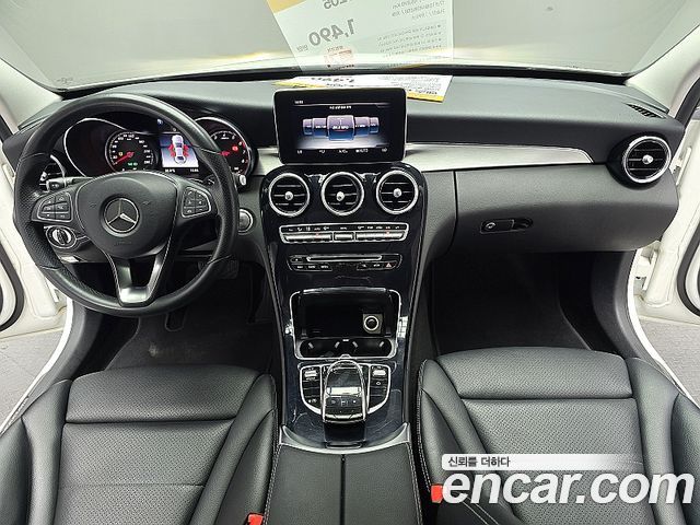 Mercedes-Benz C-Class — interior