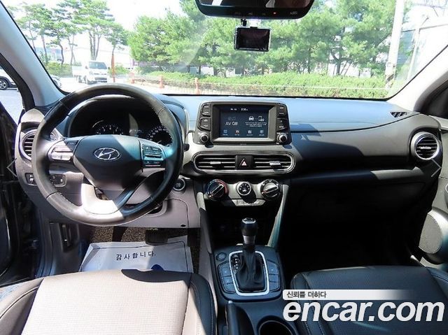 Hyundai Kona — interior