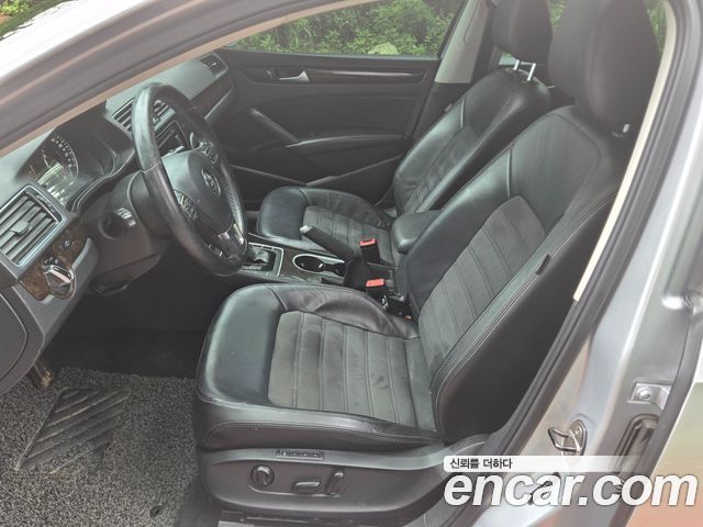 Volkswagen Passat — interior
