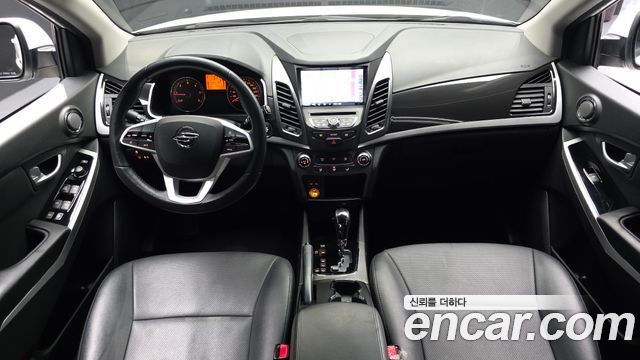 KG Mobility Korando — interior