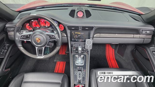 Porsche 911 — interior