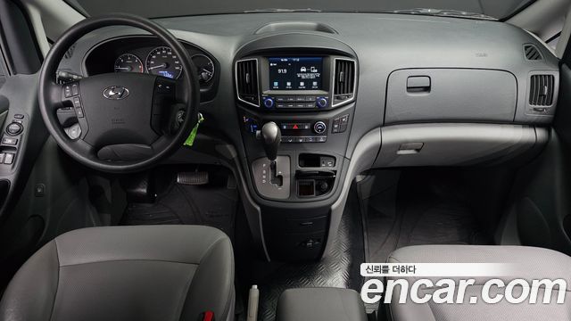 Hyundai Starex — interior