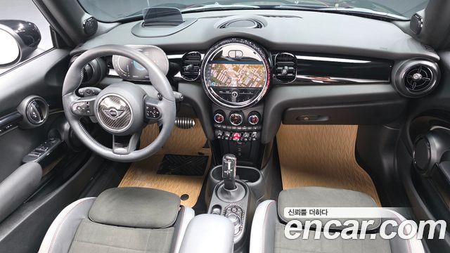 MINI Cooper Convertible — interior