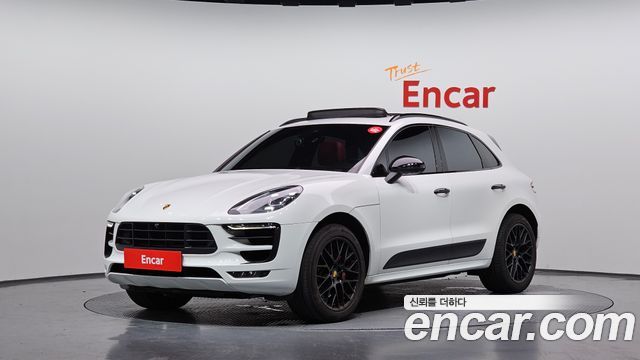 Porsche Macan — exterior