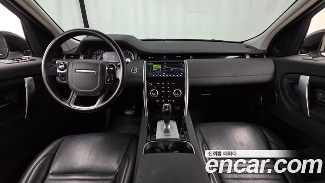 Land Rover Discovery Sport — interior