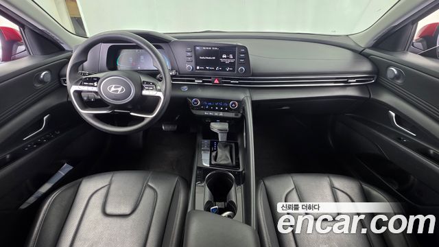 Hyundai Avante — interior