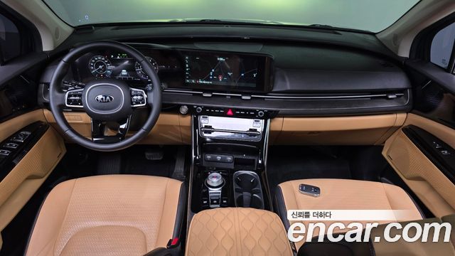 Kia Carnival — interior
