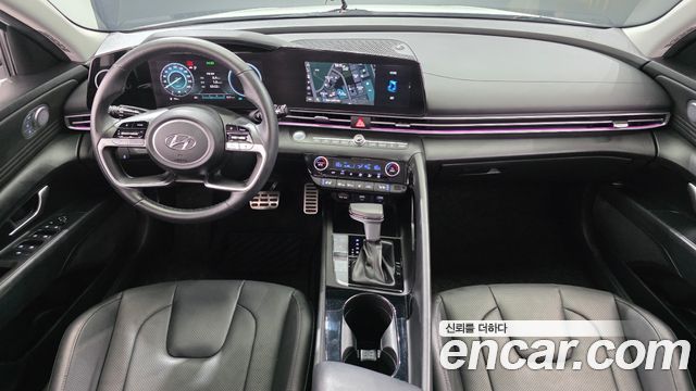 Hyundai Avante — interior