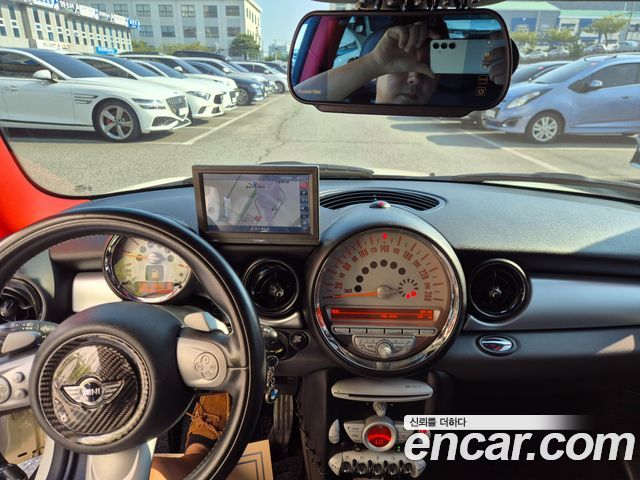 MINI Cooper — interior