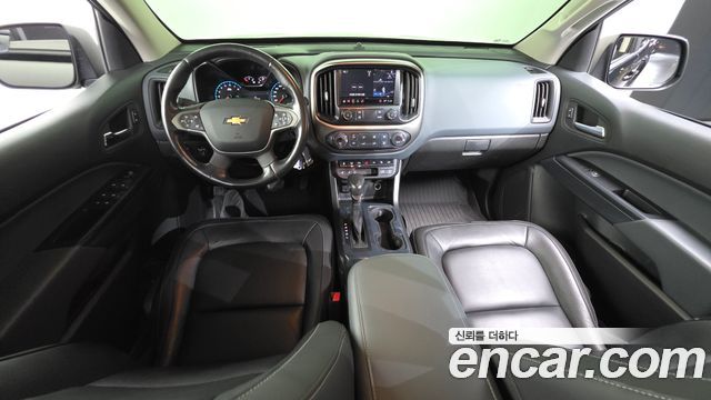 Chevrolet Korea Colorado — interior