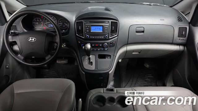 Hyundai Starex — interior