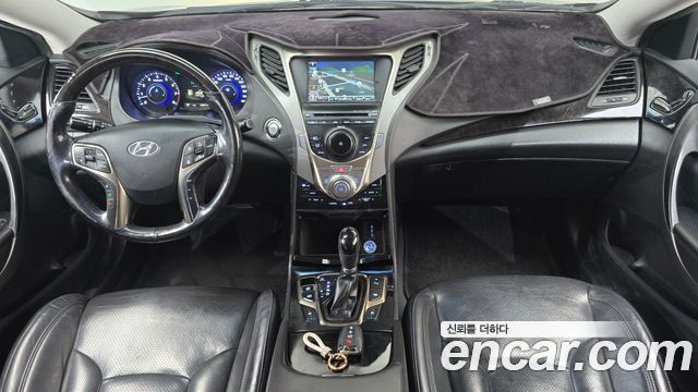 Hyundai Grandeur — interior