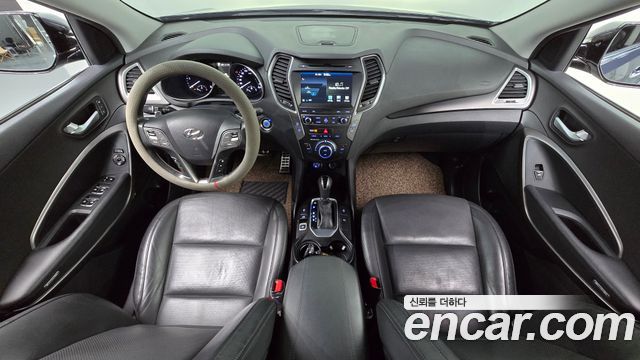 Hyundai Santa Fe — interior