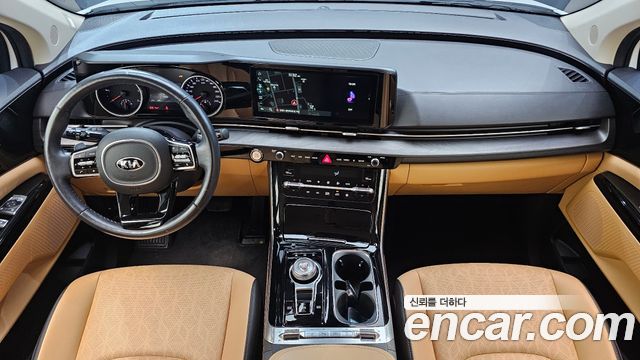 Kia Carnival — interior