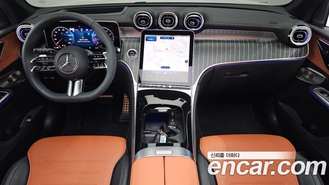 Mercedes-Benz GLC-Class — interior
