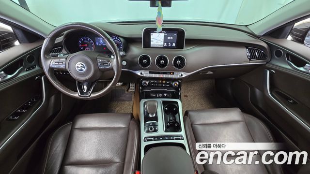 Kia Stinger — interior