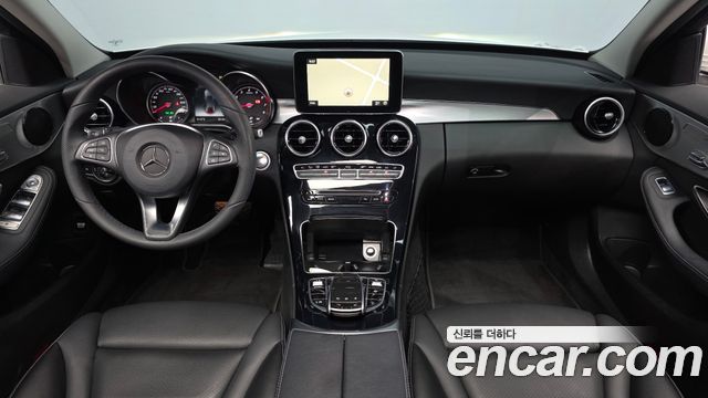 Mercedes-Benz C-Class — interior