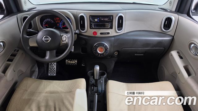 Nissan Cube — interior