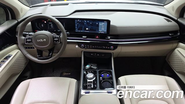 Kia Carnival — interior