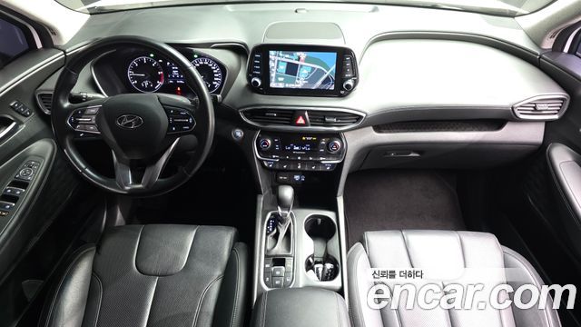 Hyundai Santa Fe — interior