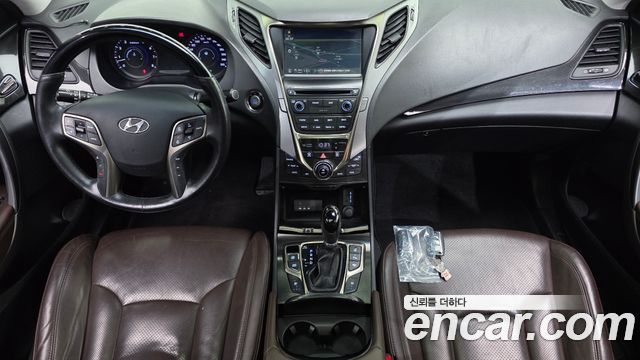 Hyundai Grandeur — interior