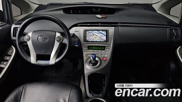 Toyota Prius — interior