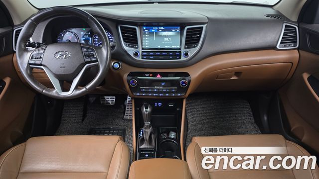 Hyundai Tucson — interior