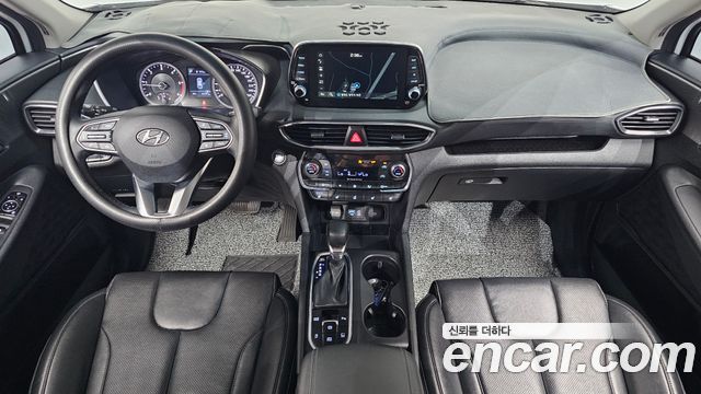 Hyundai Santa Fe — interior