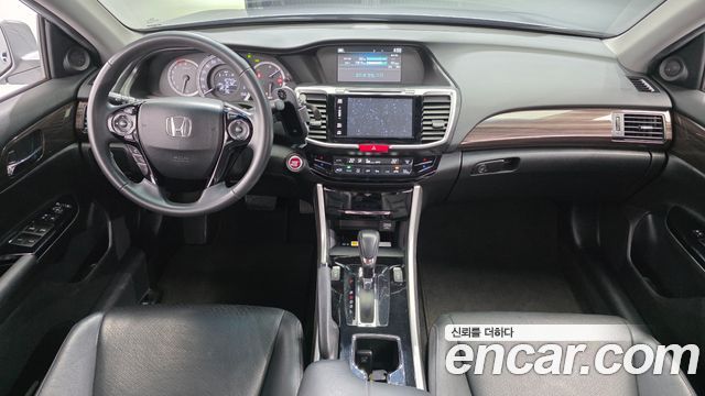 Honda Accord — interior