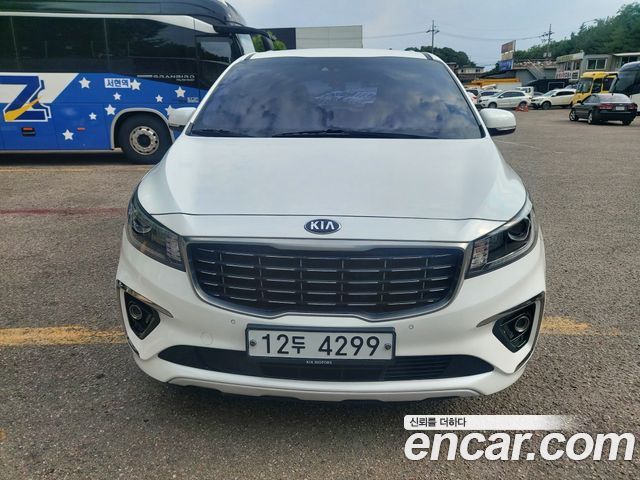 Kia Carnival — exterior