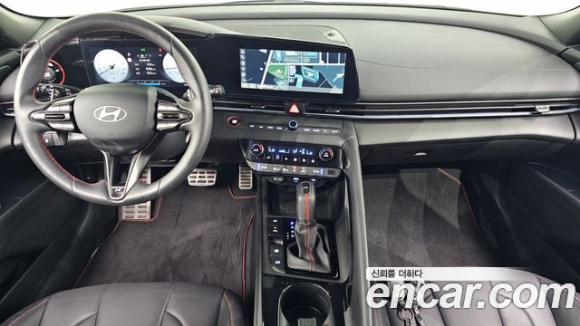 Hyundai Avante — interior