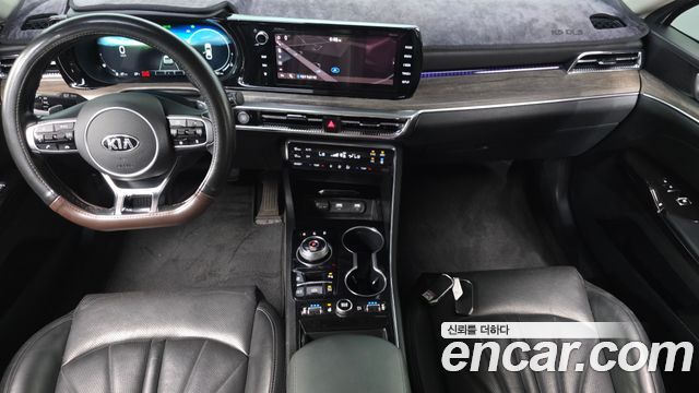Kia K5 — interior