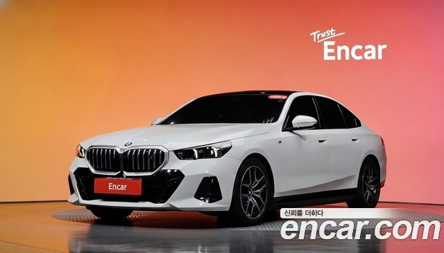 BMW i5 — exterior