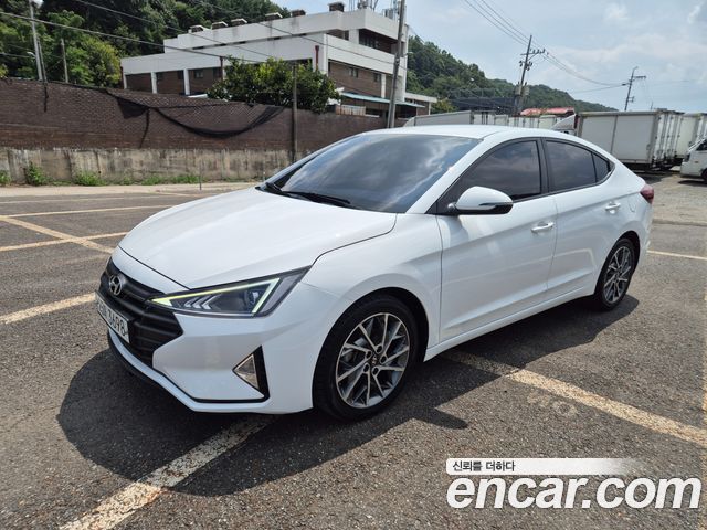 Hyundai Avante — exterior