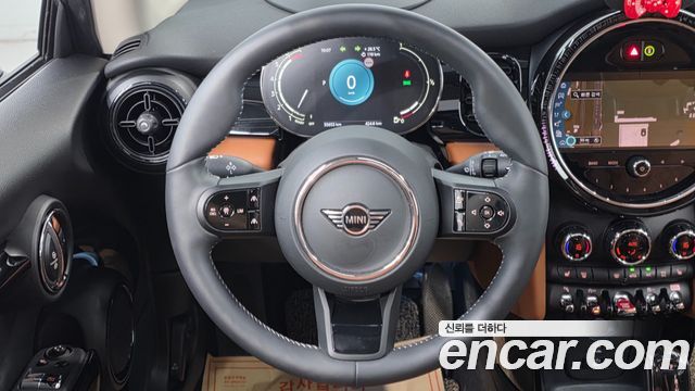 MINI Cooper — interior